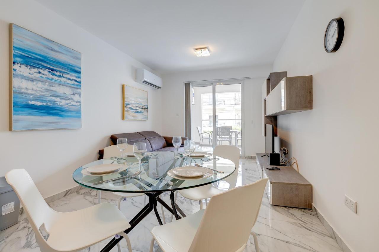 Modern Apartment Steps To St George'S Bay Saint Julian's 외부 사진
