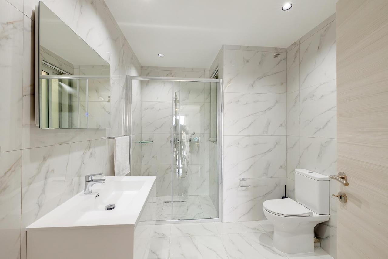 Modern Apartment Steps To St George'S Bay Saint Julian's 외부 사진